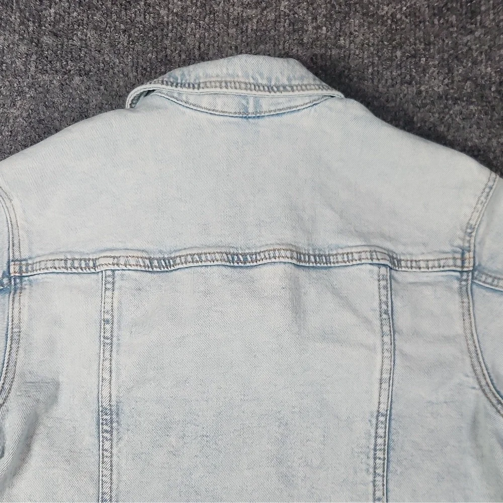 H&M Kids Light Wash Denim Trucker Jacket Jean Coat Size 5-6T Unisex